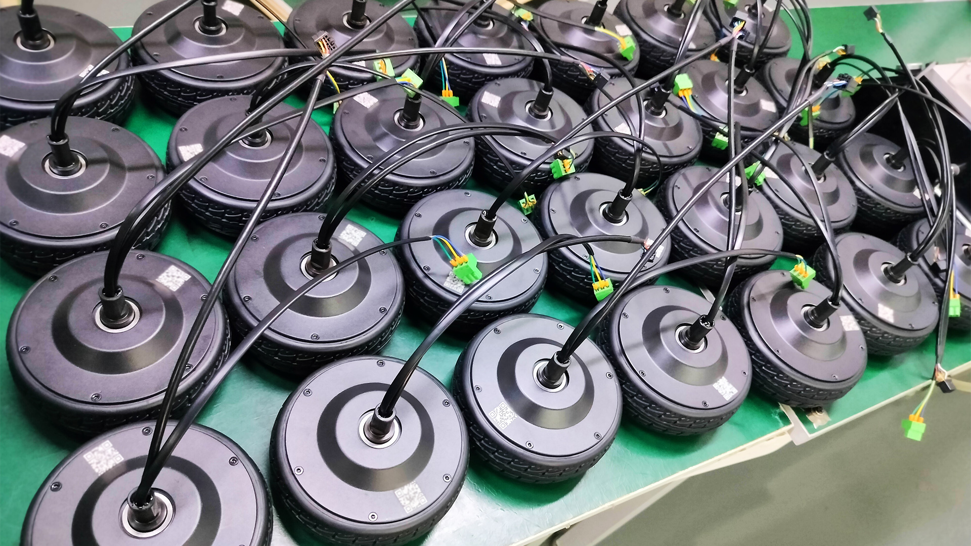 温度传感器在电机运转过程中发挥什么作用？