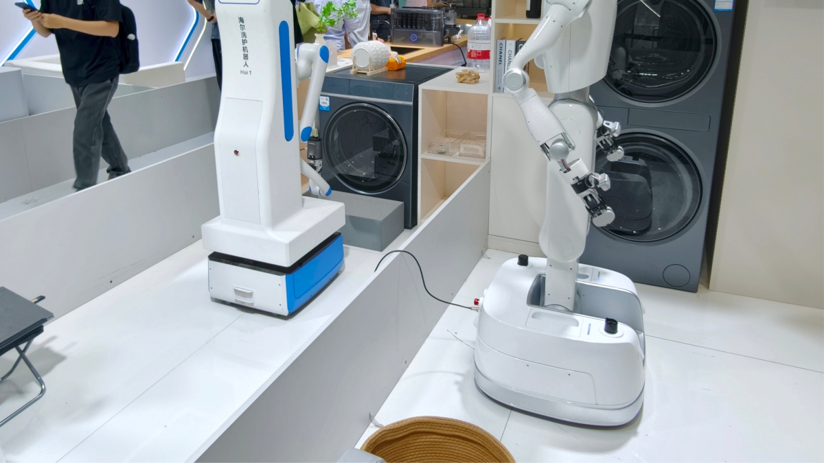 具身智能服务机器人-1.jpg